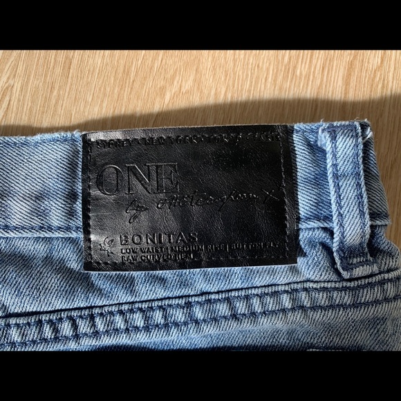 ONE TEASPOON WOMEN LOW WAIST BONITAS DENIM SHORTS - Picture 3 of 4